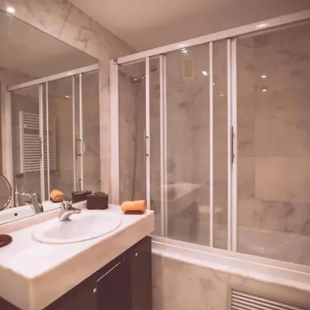 Apartamento En Primera Linea Con Vistas Al Mar Y Torre De Hercules A Coruna